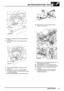 Page 328MOTORSTEUERSYSTEM - EDC
REPARATUREN11
13.Mutter zur Befestigung des Einspritzpumpenrads
entfernen.
14.SperrstiftLRT-12-141von Einspritzpumpenrad
entfernen.
15.WerkzeugLRT-12-066an Einspritzpumpenrad
montieren.
16.Mittelschraube von WerkzeugLRT-12-066im
Uhrzeigersinn drehen, um das Einspritzpumpenrad
vom Kegel abzudrücken.
17.WerkzeugLRT-12-066von Antriebsrad entfernen.
18.Mutter entfernen und Versorgungskabel von
Glühkerze 2 abnehmen.
19.Mehrfachstecker des Nadelbewegungsfühlers von
Einspritzpumpenhalter...