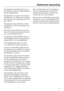 Page 37Dit apparaat mag alleen door een er
-
kend elektricien op het elektriciteitsnet
worden aangesloten.
Dit apparaat is voorzien van een aan
-
sluitkabel en een stekker met randaar
-
de, geschikt voor aansluiting op 50 Hz
220 - 240 V.
Dit apparaat mag uitsluitend worden
aangesloten op een contactdoos met
randaarde.
Het is het beste wanneer de contact
-
doos zich naast het apparaat bevindt
en u er gemakkelijk bij kunt.
Dit apparaat mag uitsluitend op een
huisinstallatie worden aangesloten die
volgens NEN 1010...