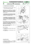 Page 386.4 AUSWECHSELN DES TREIBRIEMENS
Riemenscheibe des Motors ausbauen [siehe
5.4], um den Treibriemen freizulegen.
Die Muttern 
(1)zur Befestigung der seitlichen
Rädchen 
(2)soweit lockern, bis der Treibriemen
freigelegt ist, die Umlenkscheibe 
(3)und die Spann-
rolle 
(4), die mit den Muttern (5)bzw. (6) gehalten
werden, ausbauen.
➤Bei Modellen mit mechanischem Antrieb:
die Riemenführung (7), die auf der hinteren Platte
befestigt ist, muss ausgebaut werden.
➤Bei Modellen mit hydrostatischem Antrieb:
Um...