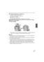 Page 8383VQT2N71
6Controle el anillo tórico una última vez.
Compruebe lo siguiente una vez más:
≥No haya suciedad pegada al anillo tórico.
≥El anillo tórico no salga.
≥El anillo tórico no esté torcido.
≥No haya ningún arañazo ni partes apretadas en el anillo tórico.
Saque todo indicio de grasa de sus manos con un paño seco, Luego 
lávela bien con agua dulce.
7Cierre la hebilla.
≥Compruebe que ningún material extraño esté pegado a la superficie externa del 
anillo tórico y de la hebilla en el estuche delantero...