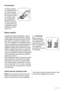 Page 56Poziomowanie
W trakcie ustawia‐
nia urządzenia nale‐
ży zwrócić uwagę,
aby było ono prawid‐
łowo wypoziomowa‐
ne. Służą do tego
dwie regulowane
przednie nóżki (2).
W razie koniecznoś‐
ci wyregulować nóż‐
ki poprzez usunięcie
elementów dystan‐
sowych (1).
1
2
Miejsce instalacji
Urządzenie należy zainstalować z dala od
źródeł ciepła, takich jak kaloryfery, bojlery,
bezpośrednie promienie słoneczne itd. Na‐
leży zapewnić swobodny przepływ powie‐
trza z tyłu urządzenia. W przypadku zamon‐
towania urządzenia...